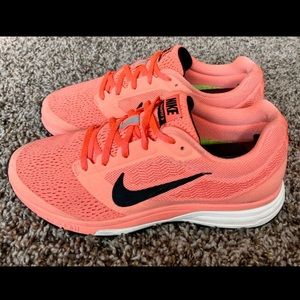 Nike zoom fly 2 wokens running shoe peach 8.5